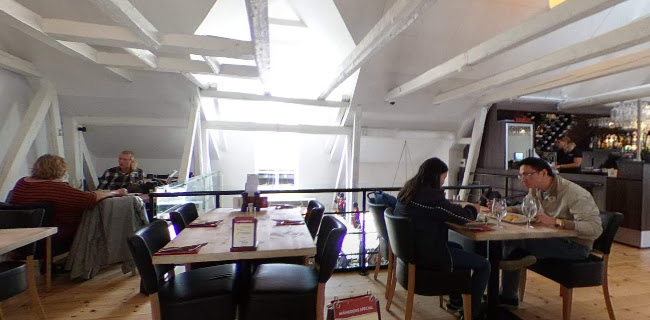 Rib House - Gastronomi og hotelvirksomhed