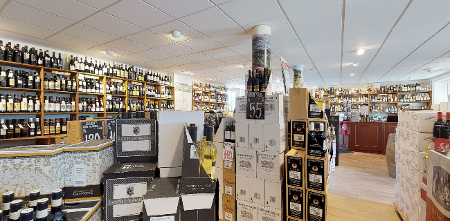 Holte Vinlager - Gastronomi og hotelvirksomhed