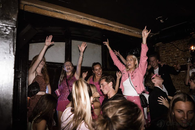 Cucaracha Bar - Gastronomi og hotelvirksomhed