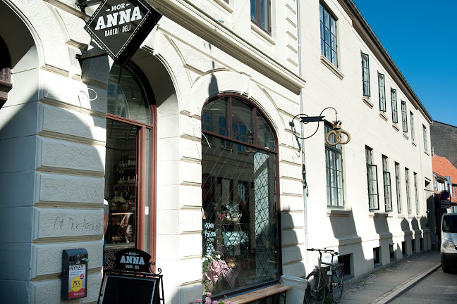 Comentarii opinii despre Mor Anna