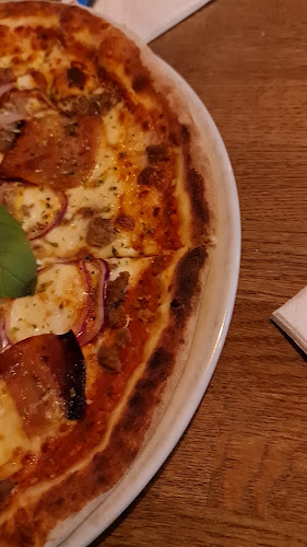 Opinii despre Esmeralda Pizza Amager în København - Gastronomi og hotelvirksomhed