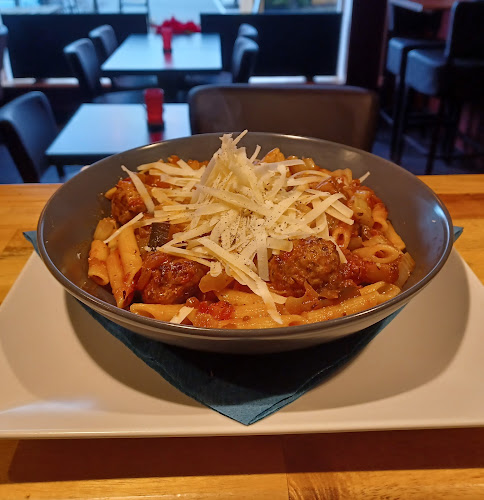 Opinii despre Kette's Pub în Holbæk - Gastronomi og hotelvirksomhed