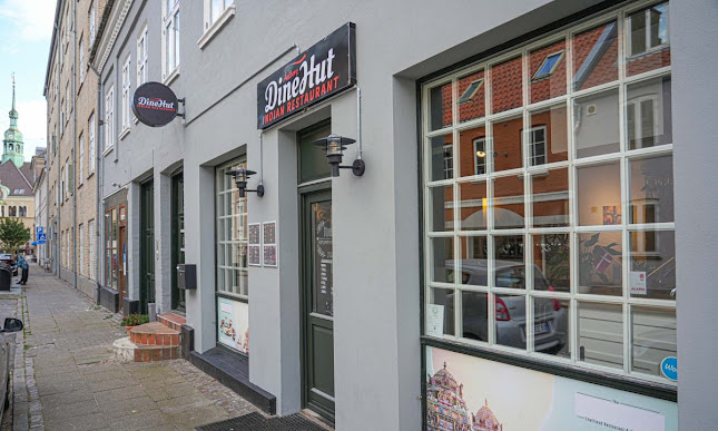 DineHut Indisk Restaurant