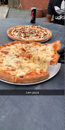 Opinii despre Lem Pizza og Grillhouse în Spøttrup - Gastronomi og hotelvirksomhed