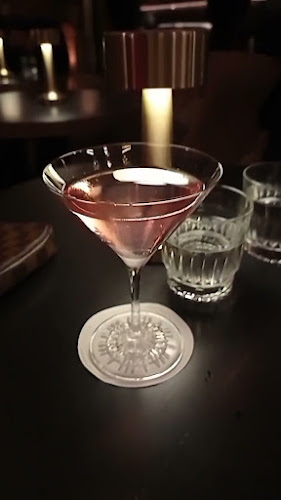 Opinii despre Tata Cocktail Bar în København - Gastronomi og hotelvirksomhed