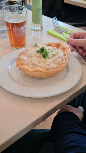 Opinii despre Restaurant Ekkodalshuset în Aakirkeby - Gastronomi og hotelvirksomhed