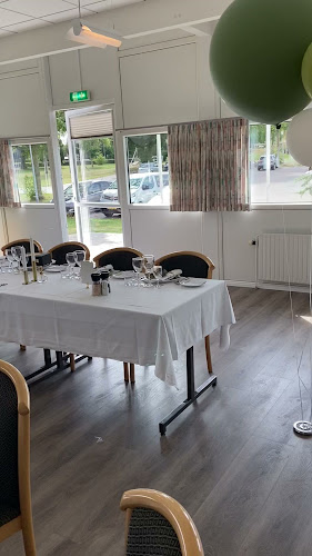 Opinii despre Rosenvængets Selskabslokaler I/S în Høng - Gastronomi og hotelvirksomhed