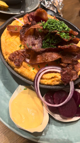 Opinii despre KunstCafeen Blokhus în Blokhus - Gastronomi og hotelvirksomhed