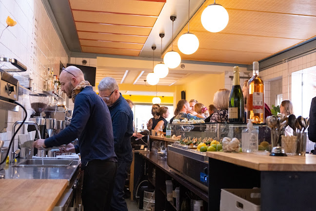 105 bar og køkken