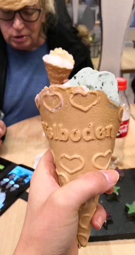 Opinii despre Vaffelboden Ringkøbing în Ringkøbing - Gastronomi og hotelvirksomhed