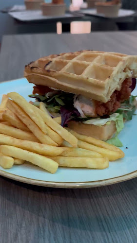 Comentarii opinii despre CHICKEN House