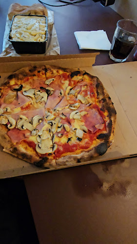 Opinii despre Fontana Di Trevi în København - Gastronomi og hotelvirksomhed