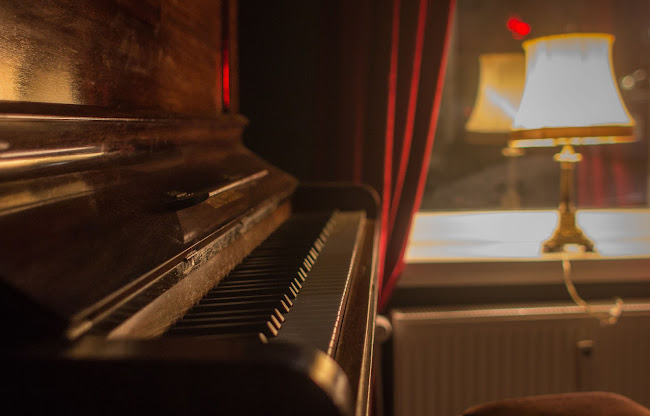 Erlings Jazz- & Ølbar - Gastronomi og hotelvirksomhed