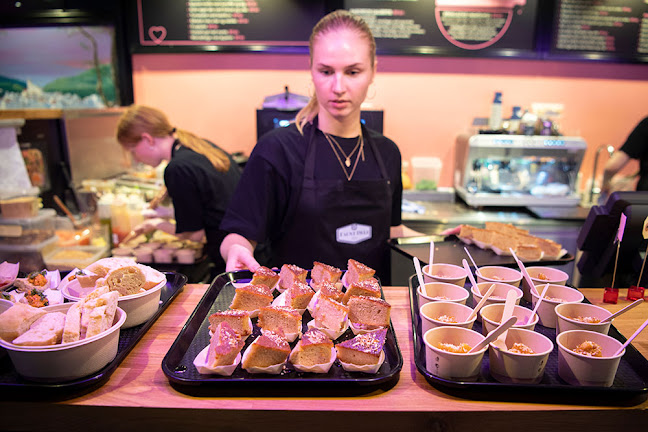 La Caña - Gastronomi og hotelvirksomhed