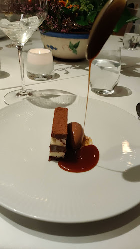 Henne Kirkeby Kro - Gastronomi og hotelvirksomhed