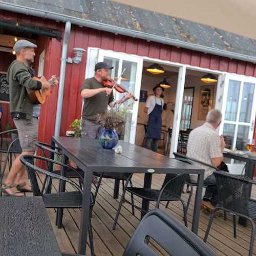 Opinii despre Avernakø Havnecafe în Avernakø - Gastronomi og hotelvirksomhed