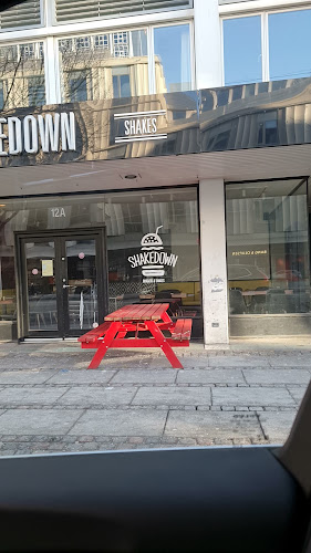 Opinii despre Shakedown Burgers & Shakes în Frederiksberg - Gastronomi og hotelvirksomhed
