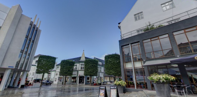 Opinii despre Cafe Poulsen în Herning - Gastronomi og hotelvirksomhed