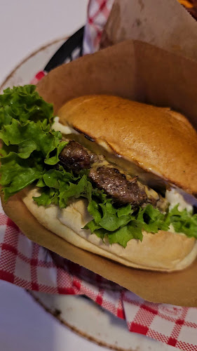 Opinii despre Moe'z Meat n Burger în København - Gastronomi og hotelvirksomhed