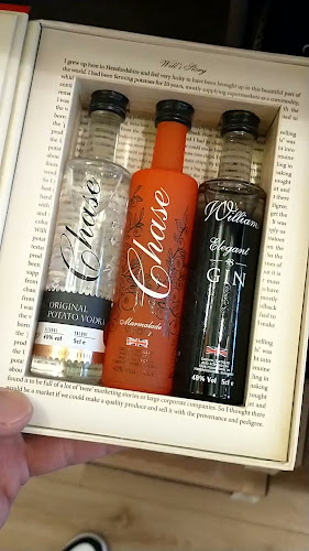 Opinii despre Vinspecialisten Frederikshavn - Den Gyldne Løve în Frederikshavn - Gastronomi og hotelvirksomhed