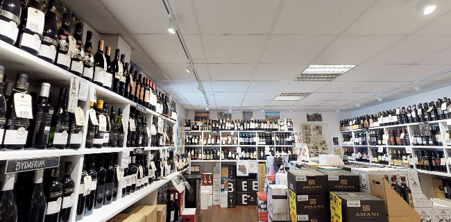 Comentarii opinii despre Holte Vinlager