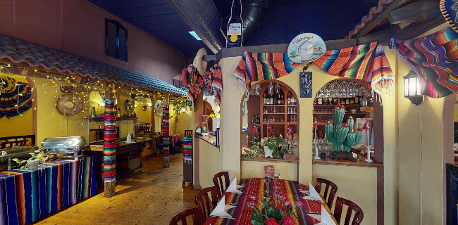 El Castillos - Gastronomi og hotelvirksomhed