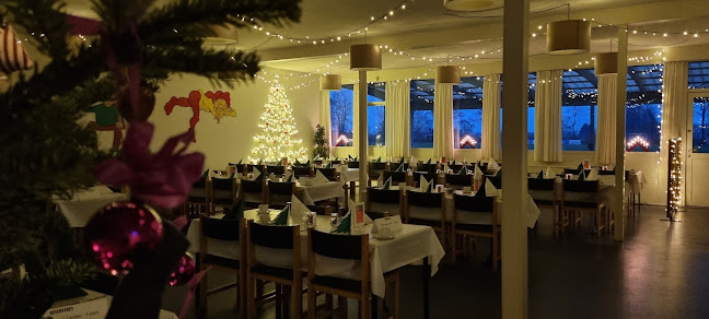 Opinii despre Aakirkeby-Hallerne S/I în Aakirkeby - Gastronomi og hotelvirksomhed