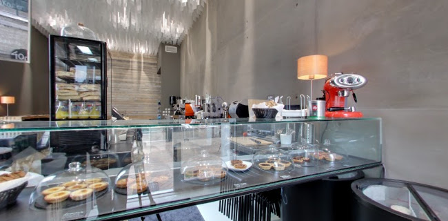 Chez Désirée // Café & Bar à Vin