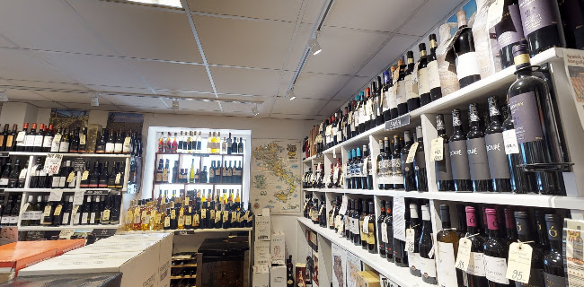 Holte Vinlager - Gastronomi og hotelvirksomhed