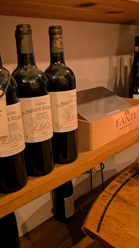 Opinii despre Løve’s Bog- og Vincafé în Aarhus - Gastronomi og hotelvirksomhed