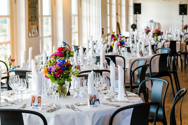 Opinii despre Cafe Lindholm - restaurant, selskaber, takeaway, catering, møder & konference în Nørresundby - Gastronomi og hotelvirksomhed