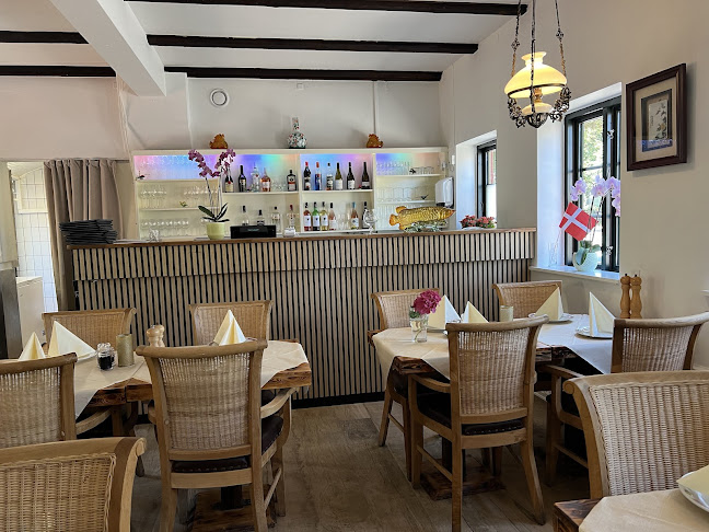 Asia House - Gastronomi og hotelvirksomhed