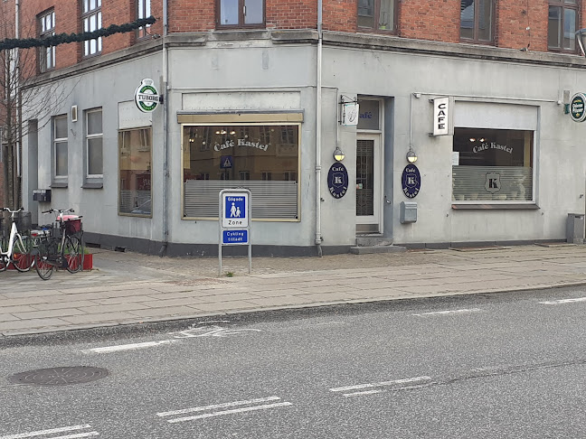 Comentarii opinii despre Cafe Kastel