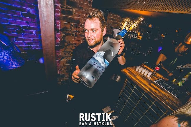 Rustik - Bar & Natklub - Gastronomi og hotelvirksomhed