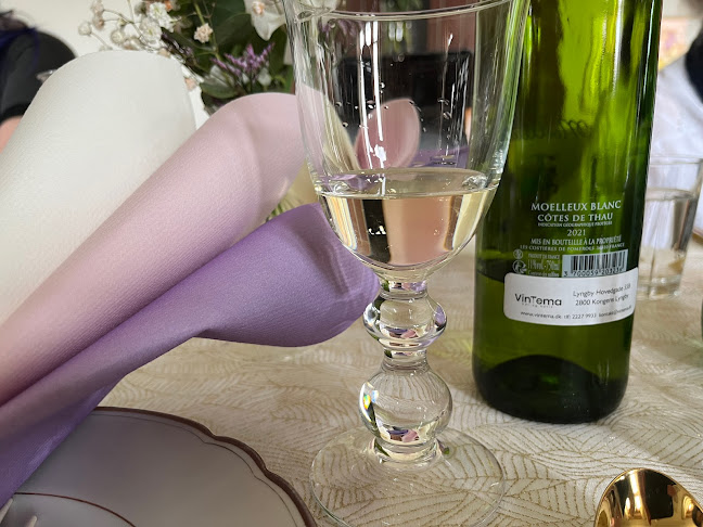 Opinii despre VinTema - bar & butik în Kongens Lyngby - Gastronomi og hotelvirksomhed