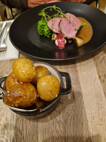 Bistro V - Gastronomi og hotelvirksomhed