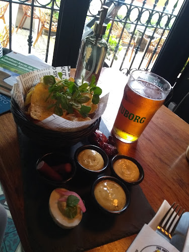 Fox and Hounds - Gastronomi og hotelvirksomhed