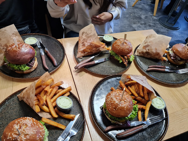 Comentarii opinii despre Hulks Burgerhus