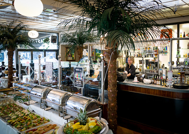 Comentarii opinii despre Café Castro