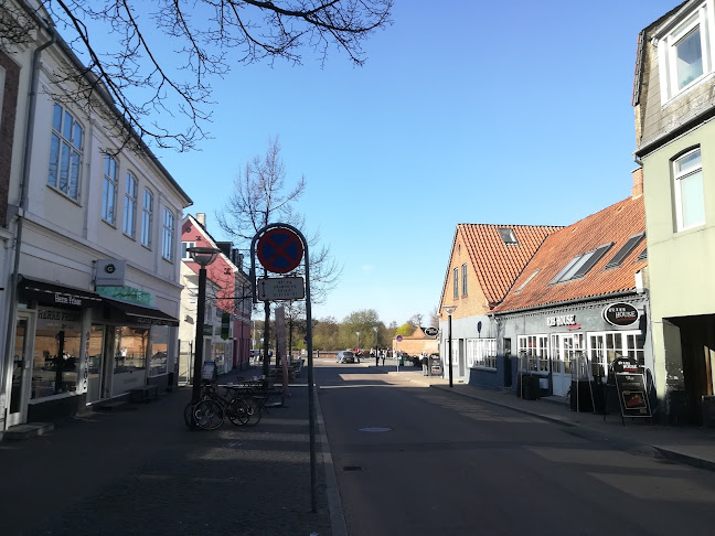 Slotsgade 12, 3400 Hillerød