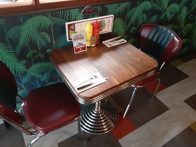 Comentarii opinii despre Sallie’s Restaurant & Snack Bar