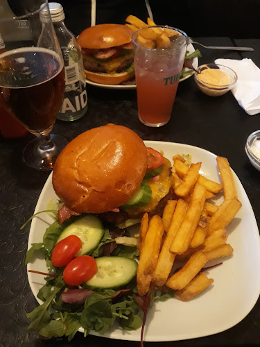 Tune Center 5C, 4030 Tune