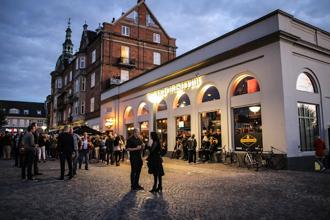 The Old Irish Pub - Gastronomi og hotelvirksomhed