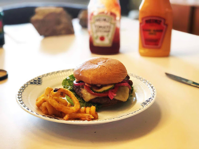 Reef Burgers & Fries - Rønne