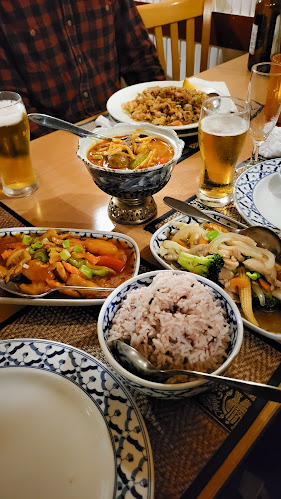 Porn Sak - Gastronomi og hotelvirksomhed