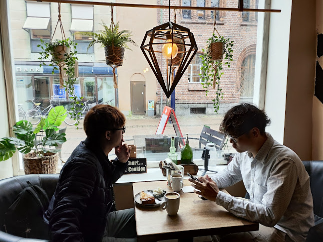 Comentarii opinii despre Cafe Karisma