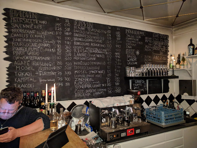 Opinii despre Vinbaren Vesterbro Torv în København - Gastronomi og hotelvirksomhed