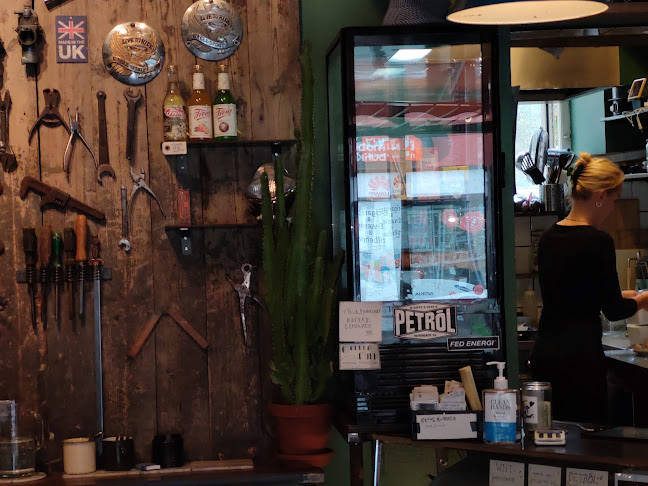 Opinii despre Petról Kaffe & Gear în Indre By - Gastronomi og hotelvirksomhed