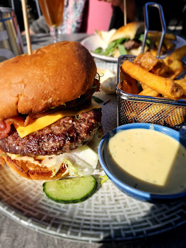 Torvecaféen - Gastronomi og hotelvirksomhed