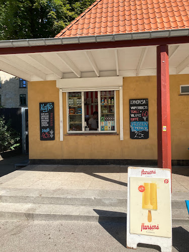 Opinii despre Skydebanelegepladsens kiosk în København - Gastronomi og hotelvirksomhed